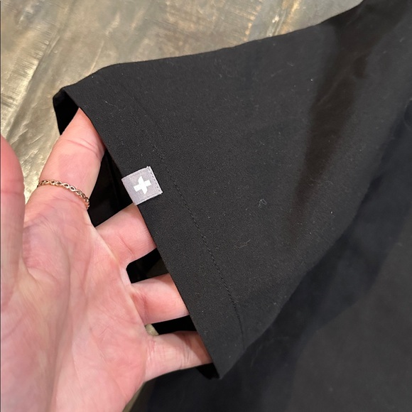 Figs Men’s Scrub Set - Picture 9 of 10